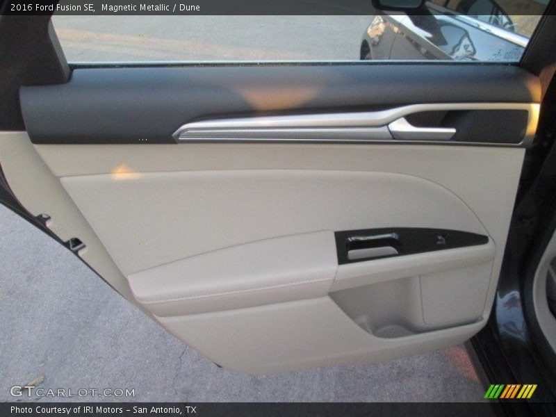 Magnetic Metallic / Dune 2016 Ford Fusion SE