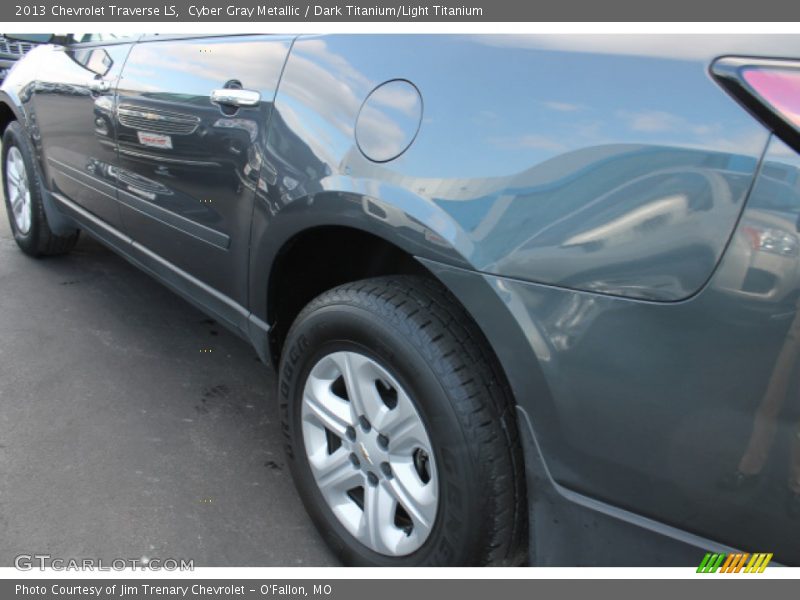 Cyber Gray Metallic / Dark Titanium/Light Titanium 2013 Chevrolet Traverse LS