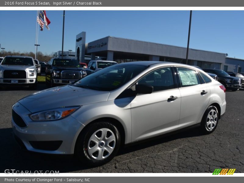 Ingot Silver / Charcoal Black 2016 Ford Focus S Sedan
