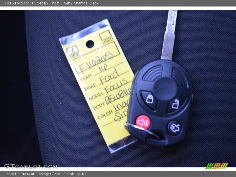 Ingot Silver / Charcoal Black 2016 Ford Focus S Sedan