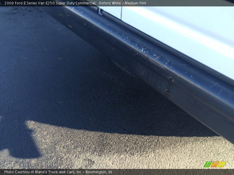 Oxford White / Medium Flint 2009 Ford E Series Van E250 Super Duty Commercial