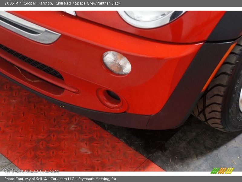 Chili Red / Space Grey/Panther Black 2005 Mini Cooper Hardtop