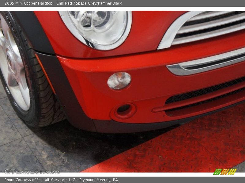 Chili Red / Space Grey/Panther Black 2005 Mini Cooper Hardtop