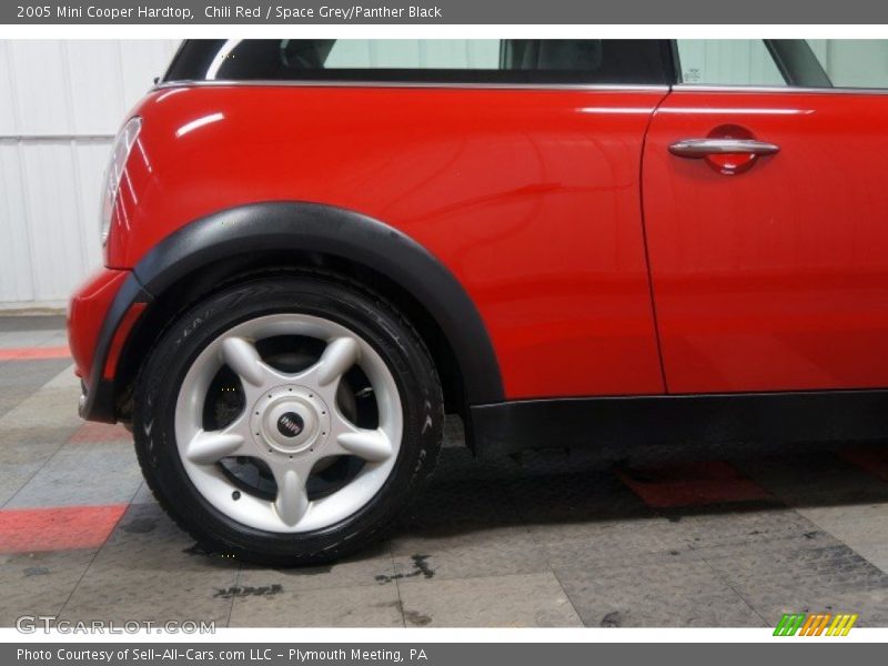 Chili Red / Space Grey/Panther Black 2005 Mini Cooper Hardtop