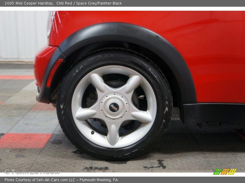 Chili Red / Space Grey/Panther Black 2005 Mini Cooper Hardtop