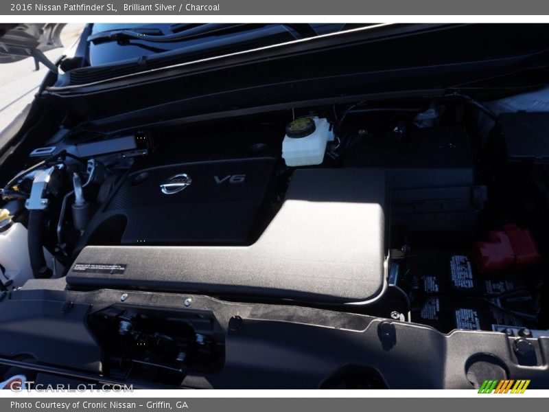 Brilliant Silver / Charcoal 2016 Nissan Pathfinder SL