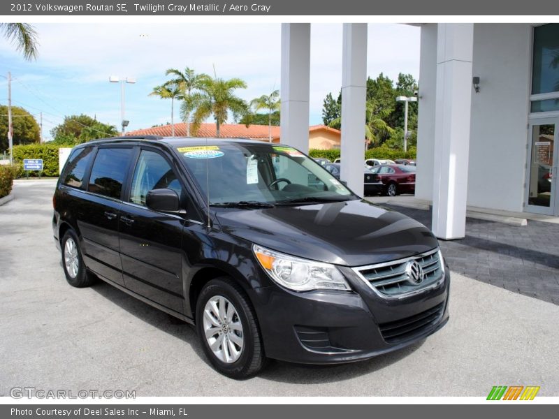 Twilight Gray Metallic / Aero Gray 2012 Volkswagen Routan SE