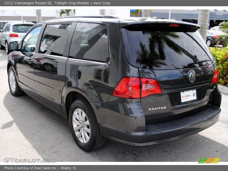 Twilight Gray Metallic / Aero Gray 2012 Volkswagen Routan SE