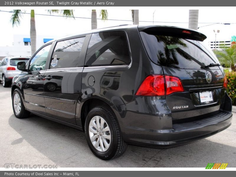 Twilight Gray Metallic / Aero Gray 2012 Volkswagen Routan SE