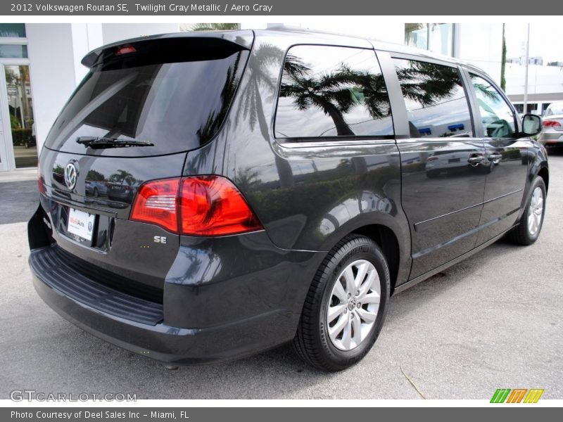 Twilight Gray Metallic / Aero Gray 2012 Volkswagen Routan SE