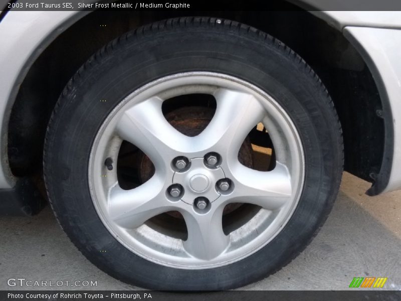 Silver Frost Metallic / Medium Graphite 2003 Ford Taurus SES