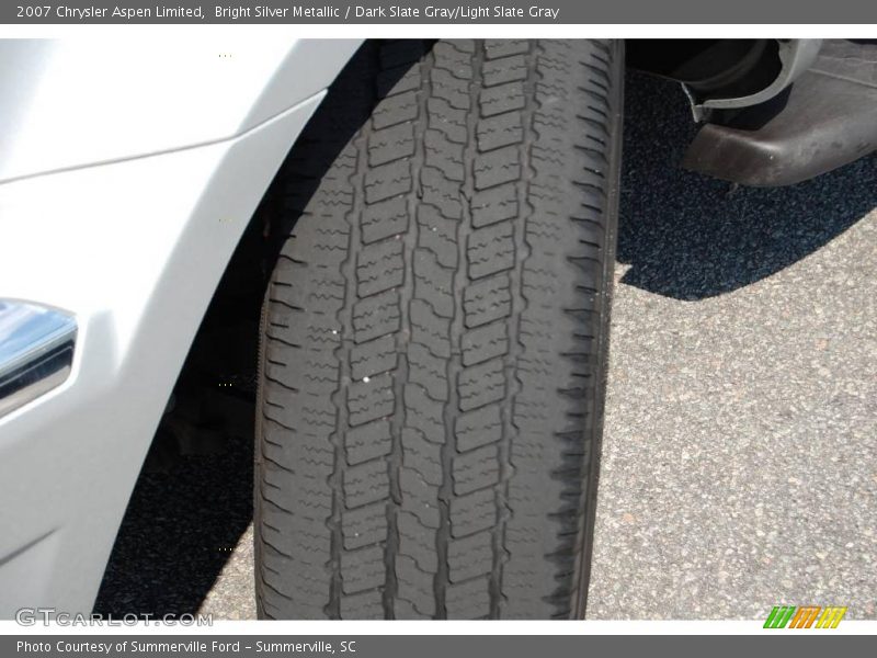 Bright Silver Metallic / Dark Slate Gray/Light Slate Gray 2007 Chrysler Aspen Limited