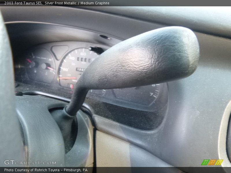 Silver Frost Metallic / Medium Graphite 2003 Ford Taurus SES