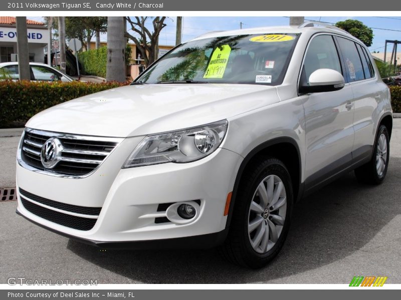 Candy White / Charcoal 2011 Volkswagen Tiguan SE