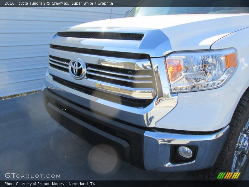 Super White / Graphite 2016 Toyota Tundra SR5 CrewMax