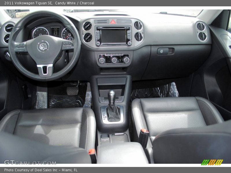 Candy White / Charcoal 2011 Volkswagen Tiguan SE