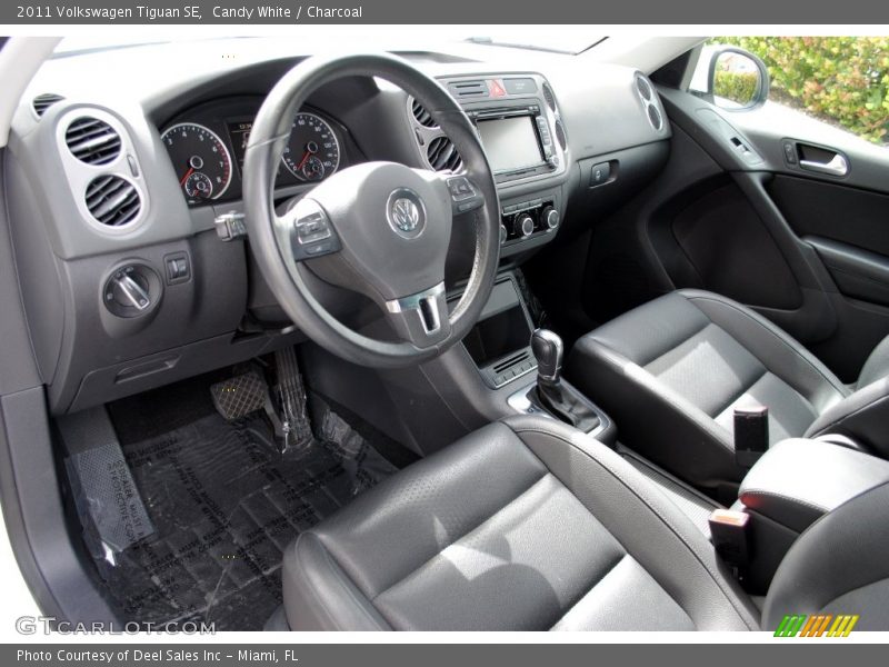 Candy White / Charcoal 2011 Volkswagen Tiguan SE
