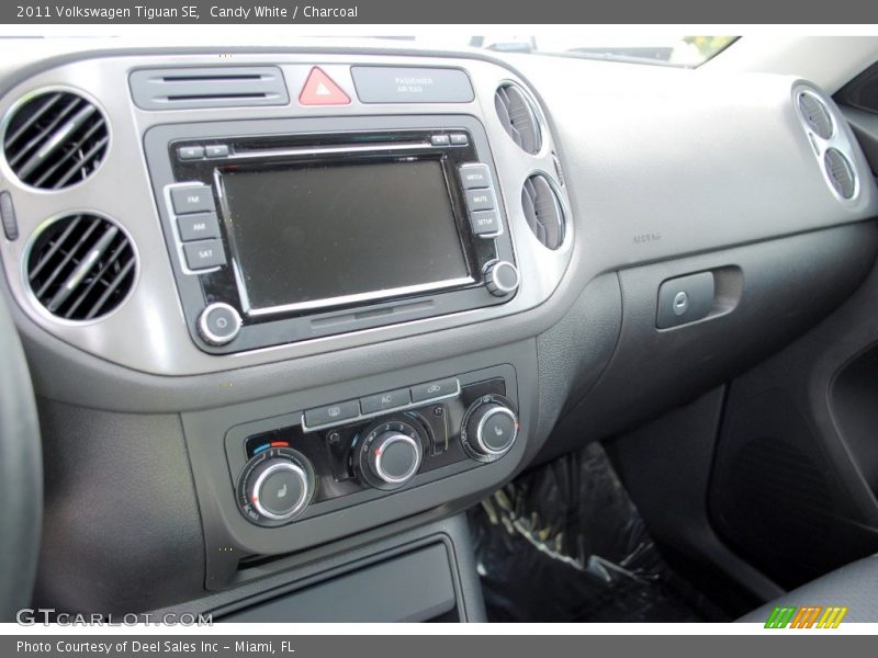 Candy White / Charcoal 2011 Volkswagen Tiguan SE