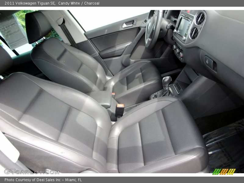 Candy White / Charcoal 2011 Volkswagen Tiguan SE