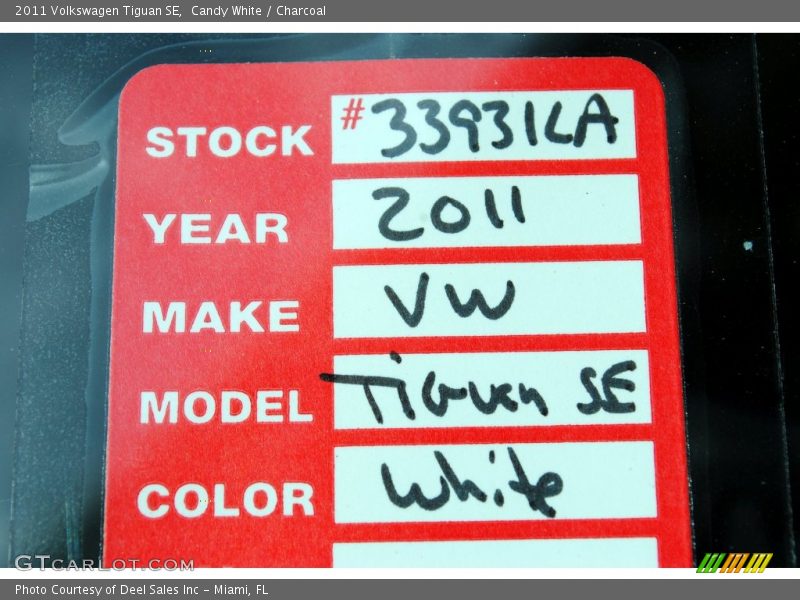 Candy White / Charcoal 2011 Volkswagen Tiguan SE