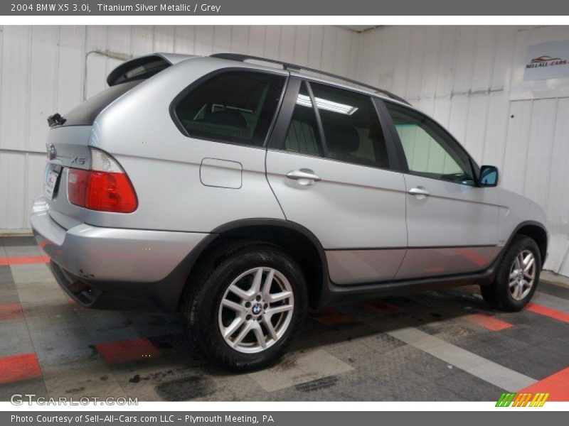 Titanium Silver Metallic / Grey 2004 BMW X5 3.0i