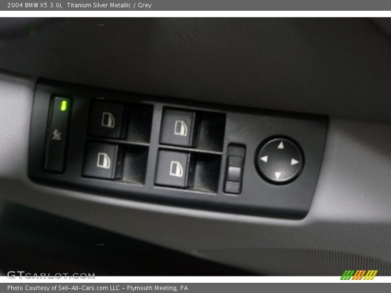 Titanium Silver Metallic / Grey 2004 BMW X5 3.0i
