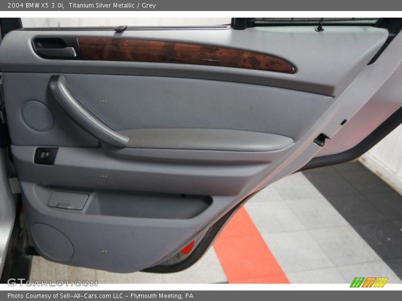 Titanium Silver Metallic / Grey 2004 BMW X5 3.0i
