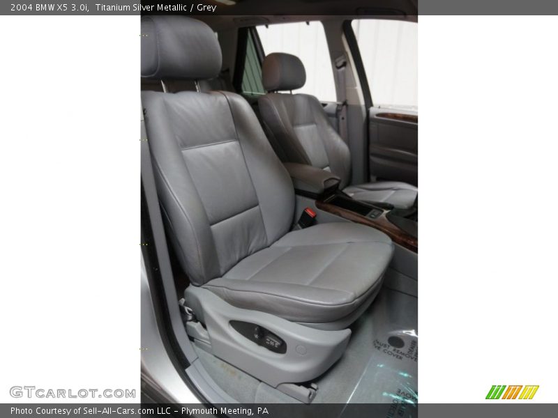 Titanium Silver Metallic / Grey 2004 BMW X5 3.0i