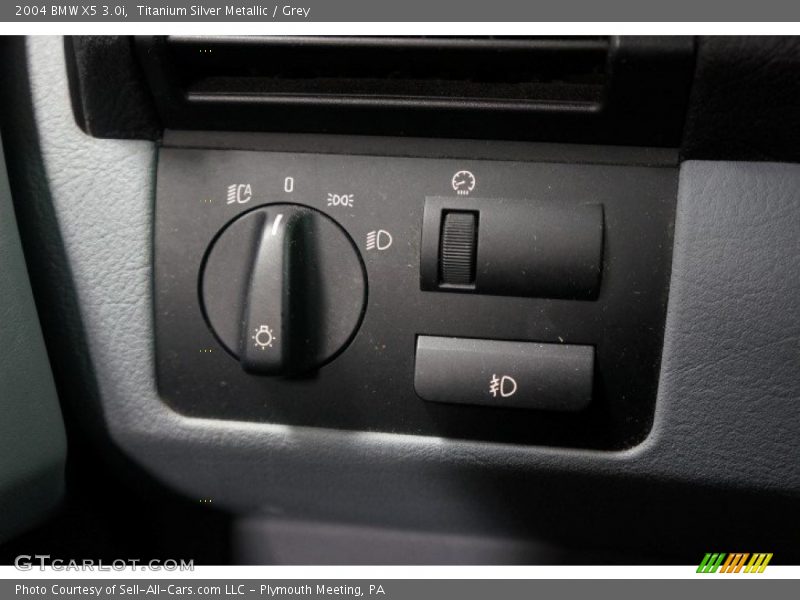 Titanium Silver Metallic / Grey 2004 BMW X5 3.0i