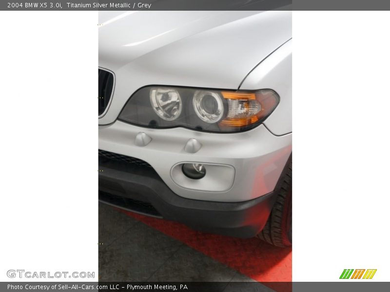 Titanium Silver Metallic / Grey 2004 BMW X5 3.0i