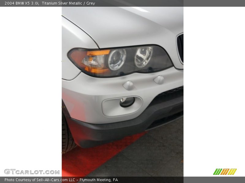 Titanium Silver Metallic / Grey 2004 BMW X5 3.0i