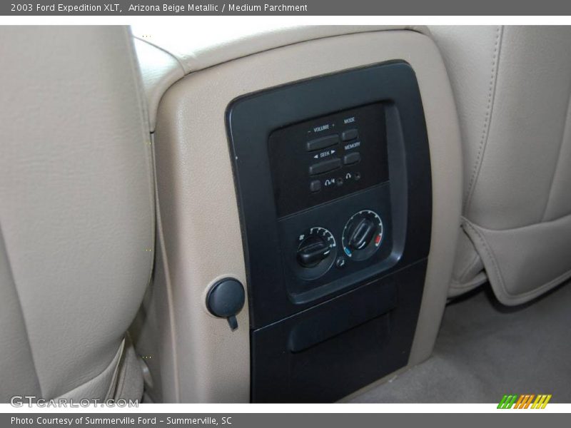 Arizona Beige Metallic / Medium Parchment 2003 Ford Expedition XLT