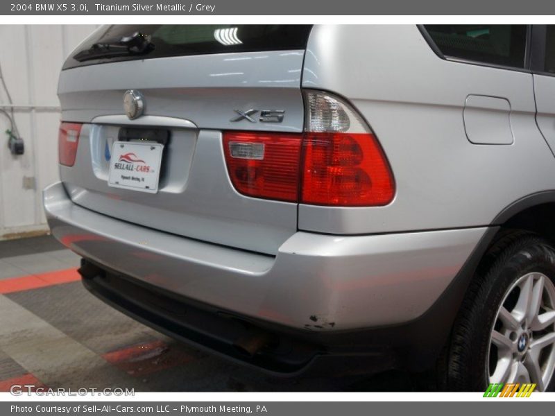 Titanium Silver Metallic / Grey 2004 BMW X5 3.0i