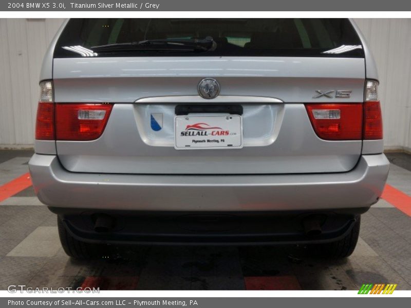 Titanium Silver Metallic / Grey 2004 BMW X5 3.0i