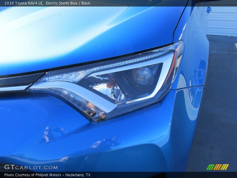 Electric Storm Blue / Black 2016 Toyota RAV4 LE