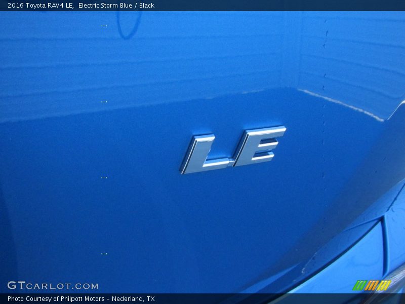 Electric Storm Blue / Black 2016 Toyota RAV4 LE