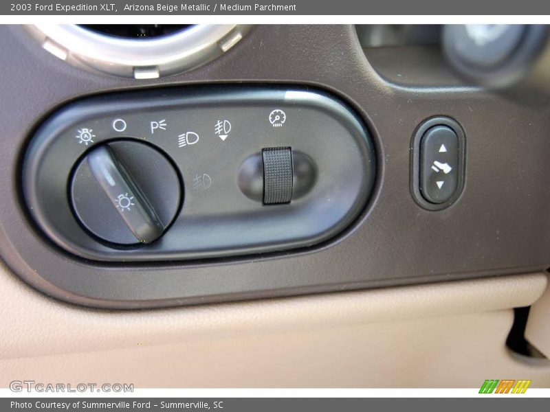 Arizona Beige Metallic / Medium Parchment 2003 Ford Expedition XLT