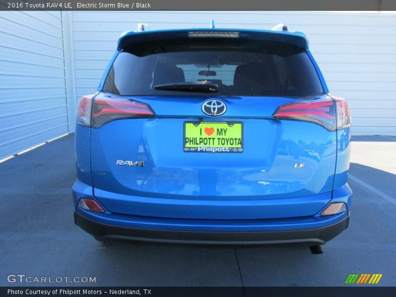 Electric Storm Blue / Black 2016 Toyota RAV4 LE