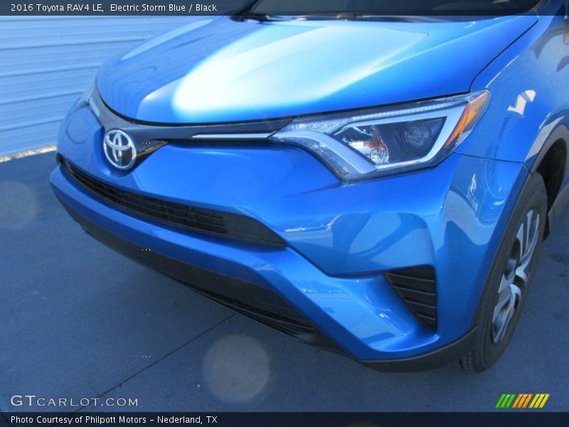 Electric Storm Blue / Black 2016 Toyota RAV4 LE