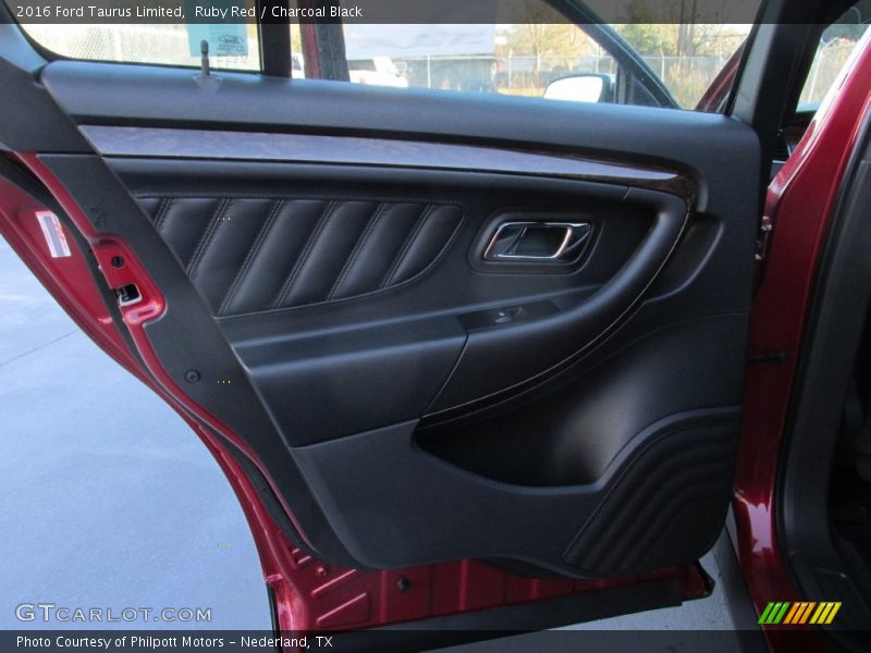 Door Panel of 2016 Taurus Limited