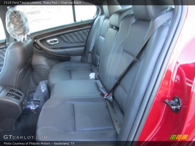 Rear Seat of 2016 Taurus Limited