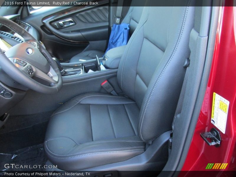Front Seat of 2016 Taurus Limited
