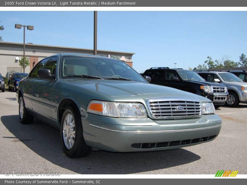 Light Tundra Metallic / Medium Parchment 2005 Ford Crown Victoria LX