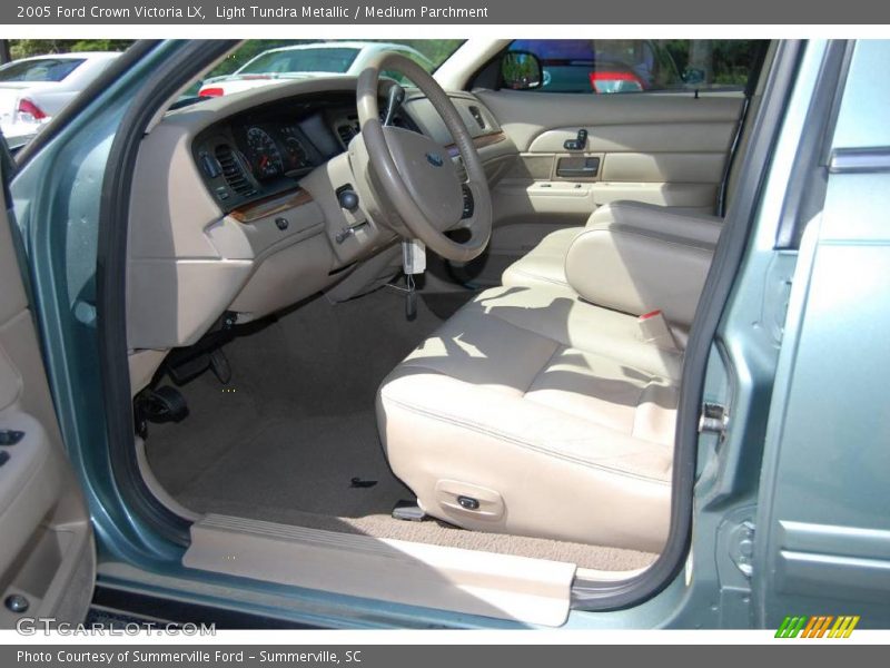 Light Tundra Metallic / Medium Parchment 2005 Ford Crown Victoria LX