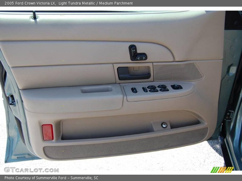 Light Tundra Metallic / Medium Parchment 2005 Ford Crown Victoria LX