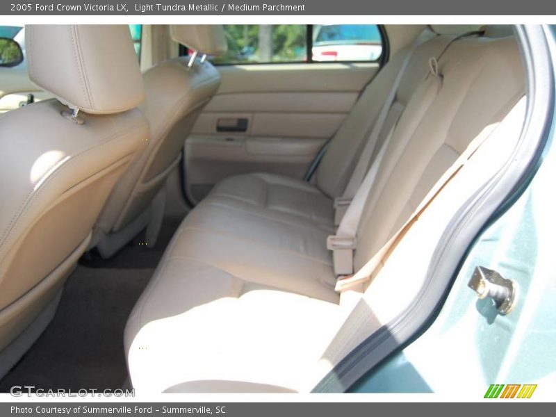 Light Tundra Metallic / Medium Parchment 2005 Ford Crown Victoria LX