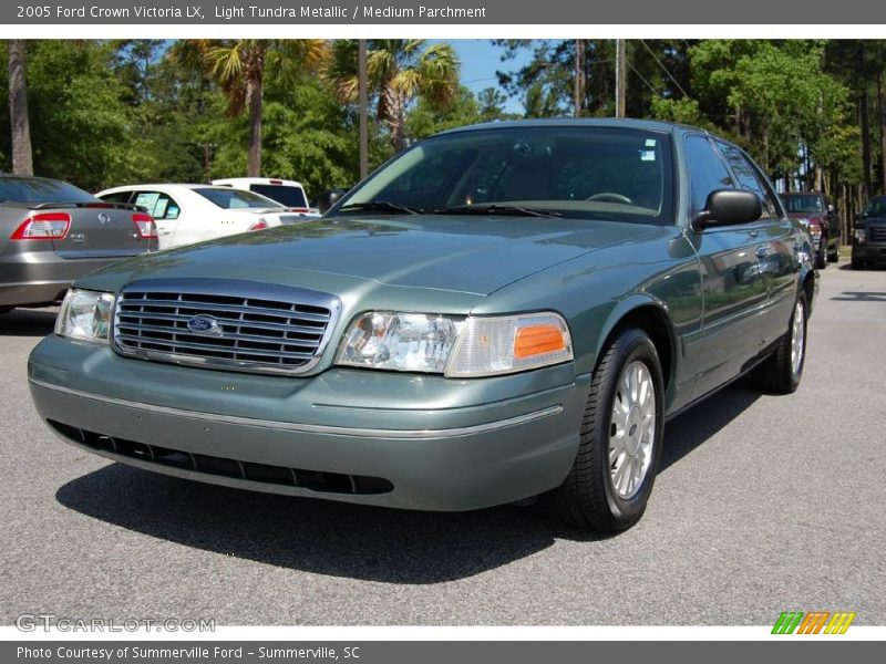 Light Tundra Metallic / Medium Parchment 2005 Ford Crown Victoria LX