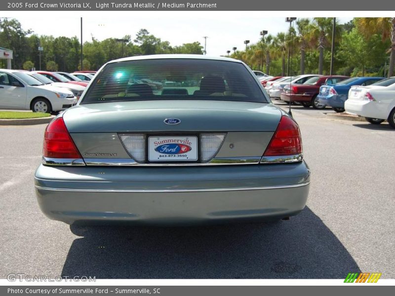 Light Tundra Metallic / Medium Parchment 2005 Ford Crown Victoria LX