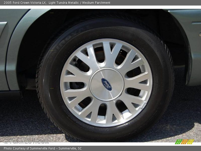 Light Tundra Metallic / Medium Parchment 2005 Ford Crown Victoria LX