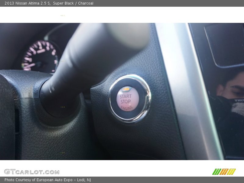 Super Black / Charcoal 2013 Nissan Altima 2.5 S